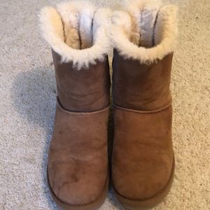 Women’s Uggs size 9